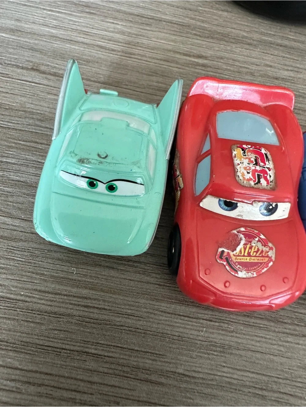 Disney Pixar Cars Lightning McQueen sally flo plastic minis